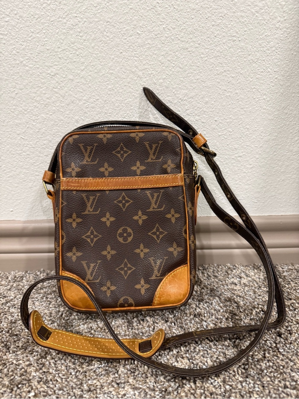 AUTHENTIC Louis Vuitton Danube 1998